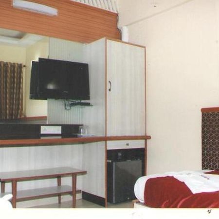 Hotel Siddhartha Mumbai Bagian luar foto