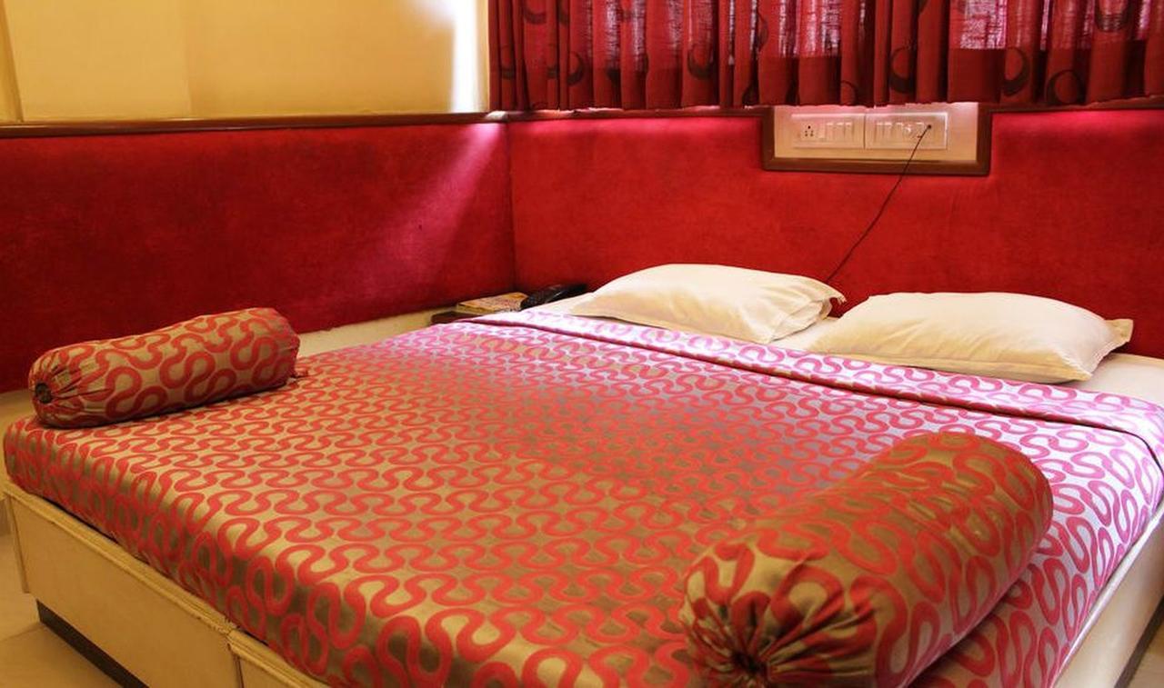 Hotel Siddhartha Mumbai Bagian luar foto