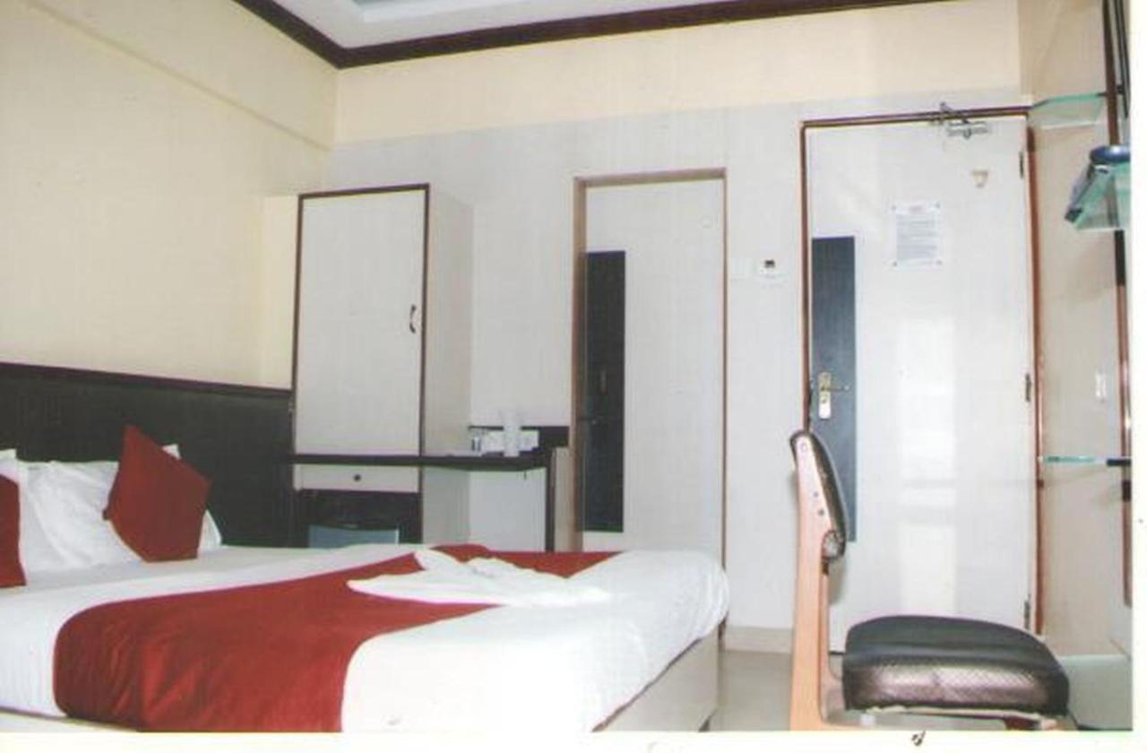 Hotel Siddhartha Mumbai Bagian luar foto